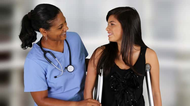 آموزش با بیماران و مشتریان خود به زبان اسپانیایی پزشکی صحبت کنید