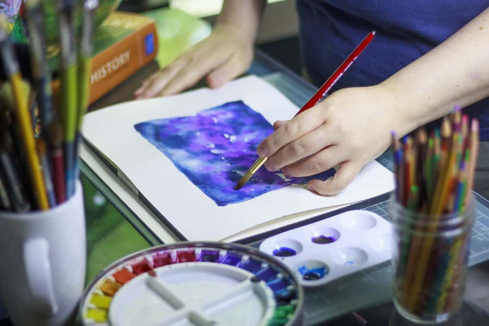 آموزش آبرنگ برای مراقبت از خود: نقاشی بدون کنترل Ft. دست غیر مسلط شما