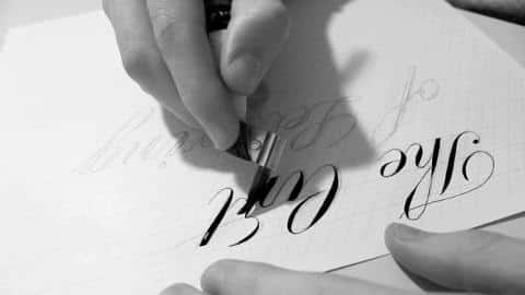 آموزش هنر حروف نویسی: مقدمه ای بر فیلمنامه دستی