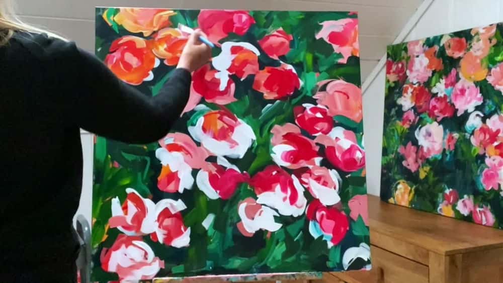 آموزش نقاشی اکریلیک: چگونه گام به گام گل های شل را روی یک بوم بزرگ نقاشی کنیم!