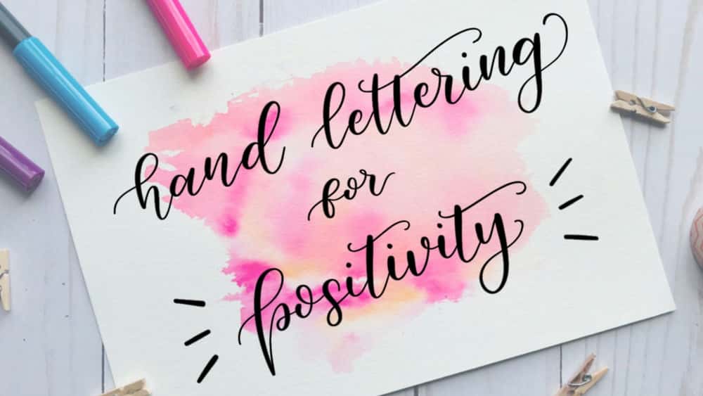 آموزش حروف دستی برای مثبت بودن: یک نقل قول الهام بخش طراحی کنید!