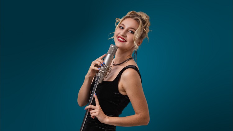 آموزش توسعه و تقویت صدا برای سخنرانان و ارائه دهندگان
