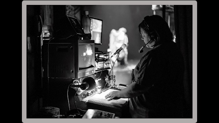 آموزش اصول اولیه مدیریت صحنه به عنوان یک شغل
