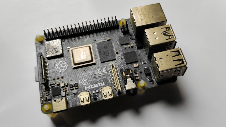 آموزش رسپبری پای و برنامه‌نویسی لینوکس تعبیه شده
