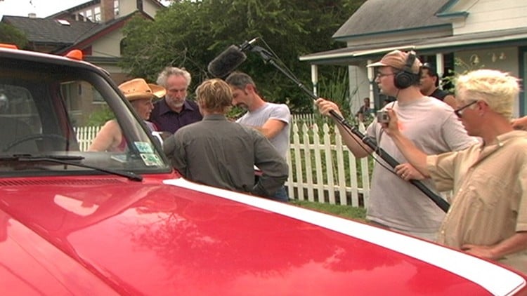 آموزش فیلمسازی: فیلم بلند سینمایی خود را بنویسید، کارگردانی کنید و توزیع نمایید
