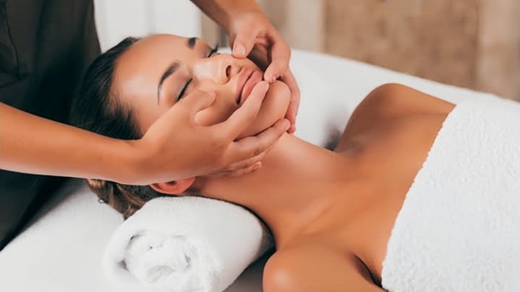 آموزش فیشیال - دوره گواهی ماساژ صورت

