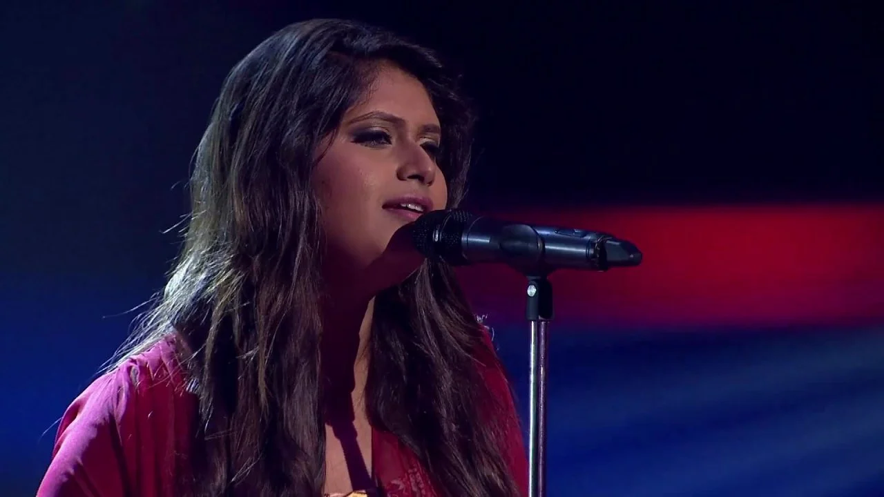 آموزش چگونه احساسات و هیجانات خود را از طریق آواز بیان کنیم - راهنمای کامل

