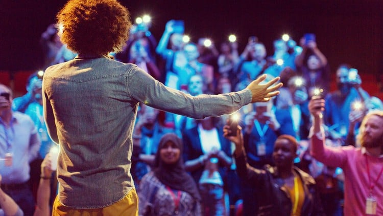 آموزش چگونه کمدی استندآپ را شروع کنیم
