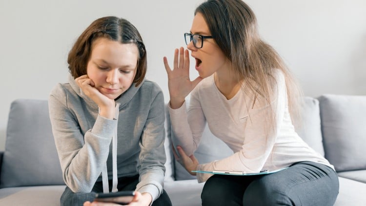 آموزش مشاوره کودکان و نوجوانان (دارای گواهینامه کامل)
