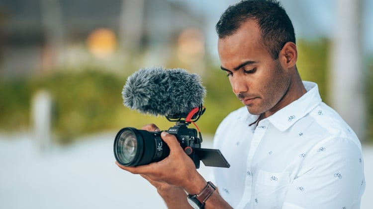 آموزش تسلط بر دوربین میرورلس برای ساخت ویدیو
