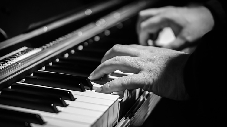 آموزش دوره جامع پیانوی انجیلی | سطح متوسط تا پیشرفته
