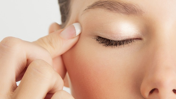 آموزش آروماتراپی و طب فشاری برای سلامت عاطفی و رفاه روان
