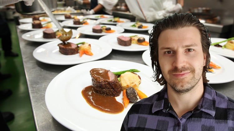 آموزش مدیریت هتل: بخش غذا و نوشیدنی

