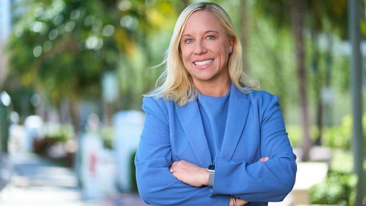 آموزش چگونه به یک رهبر فکری در صنعت خود تبدیل شویم؟

