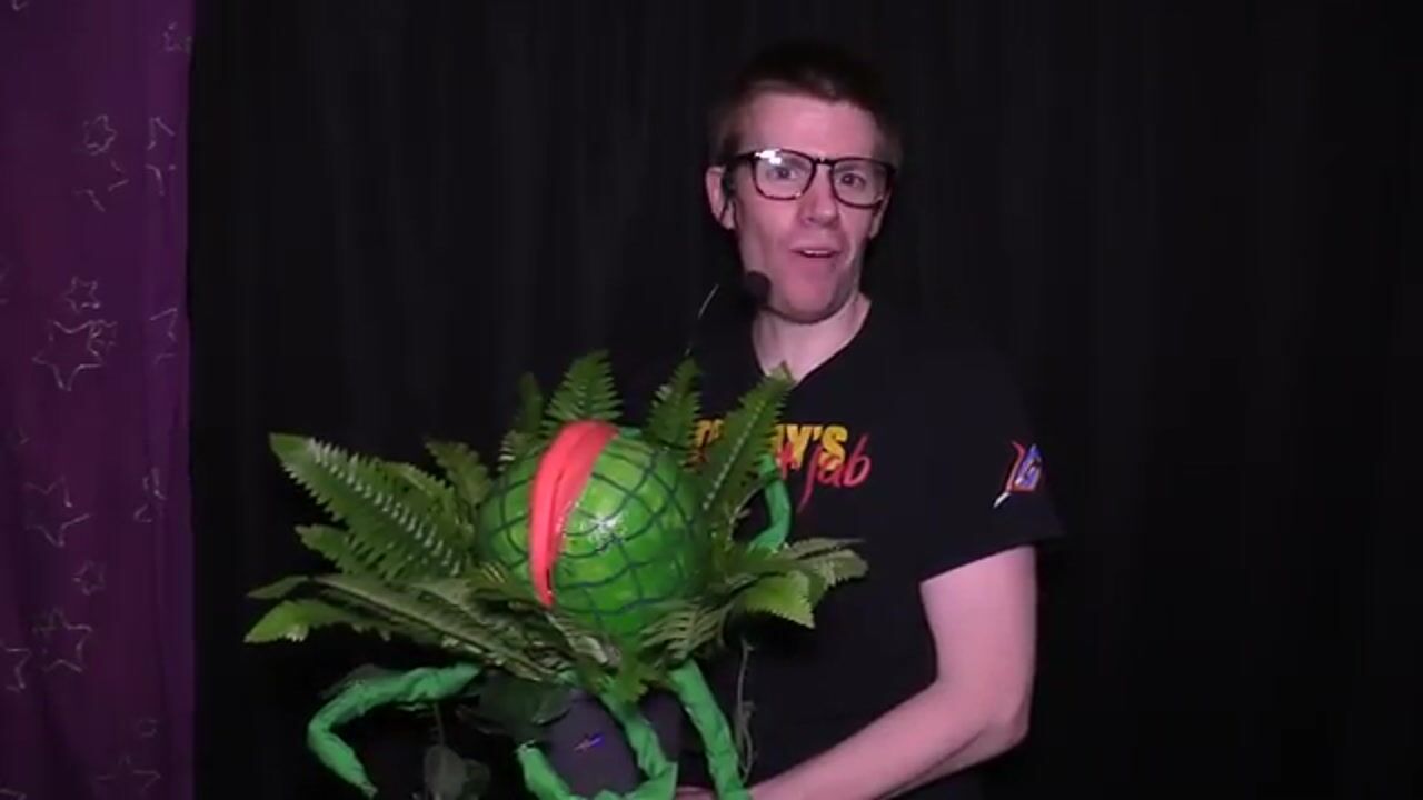 آموزش عروسک آدری دوم را از فروشگاه کوچک وحشت درست کنید