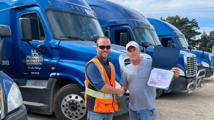 آمادگی آزمون خودروهای ترکیبی CDL
