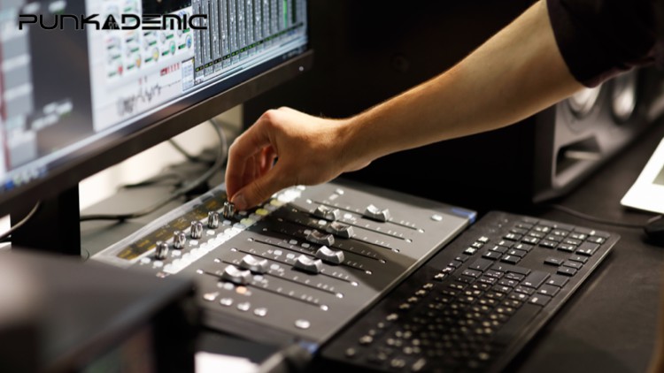 آموزش تکنیک‌های استودیو: چگونه یک استودیوی خانگی بسازیم
