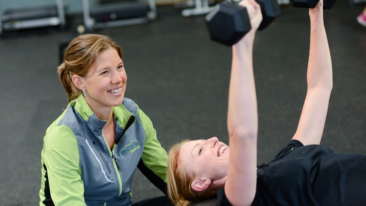 آموزش مبتدی وزنه‌برداری: برنامه روزانه ۸ هفته‌ای
