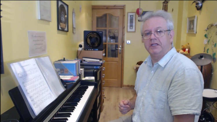 آموزش ۱۰ آهنگ کلاسیک پیانو محبوب و آسان برای مبتدیان
