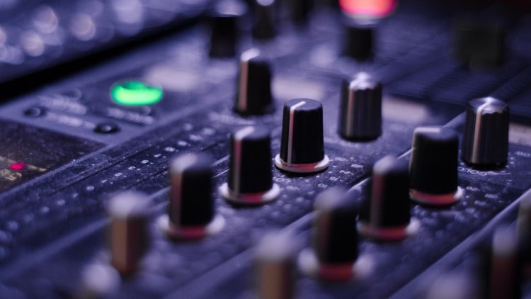 آموزش ساخت صداهای زیرآگاهی خاموش

