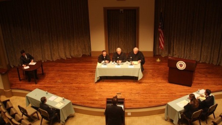 آموزش دوره جامع مسابقات شبیه‌سازی دادگاه (موت کورت)
