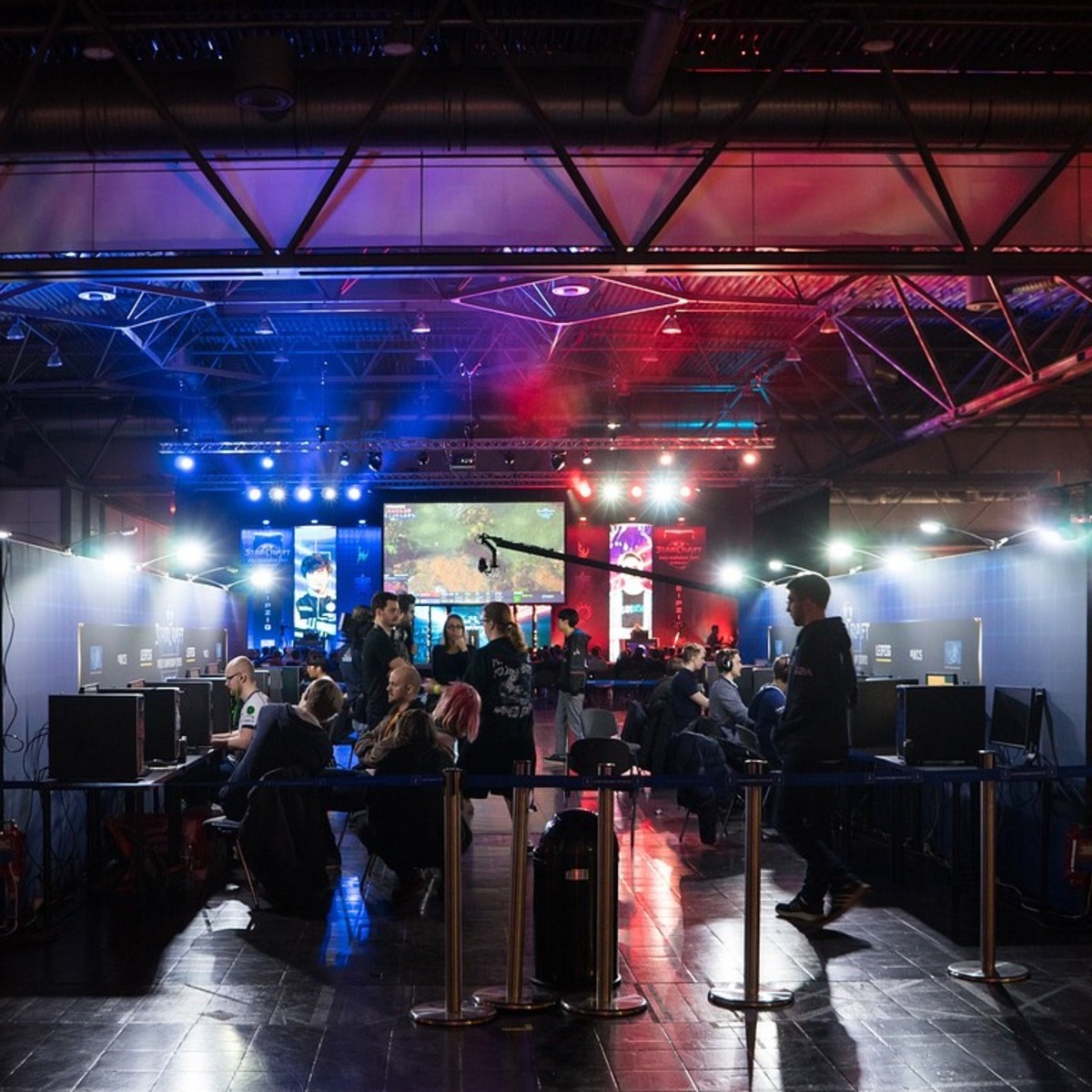 آموزش پروژه نهایی مدیریت ورزش‌های الکترونیک (Esports)