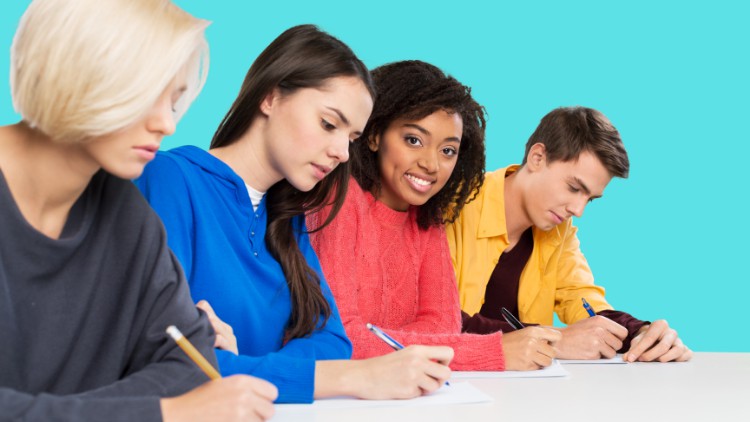 تسلط بر علم آزمون‌ها و امتحانات
