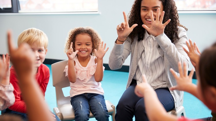 آموزش مدیریت کلاس درس برای تدریس زبان انگلیسی به کودکان پیش دبستانی (۳-۶ سال)
