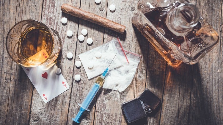 آموزش دیپلم حرفه‌ای مشاوره اعتیاد کاملاً معتبر
