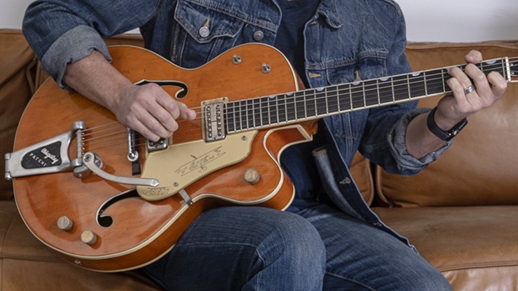 آموزش گیتار بلوز و گیتار پیشرفته
