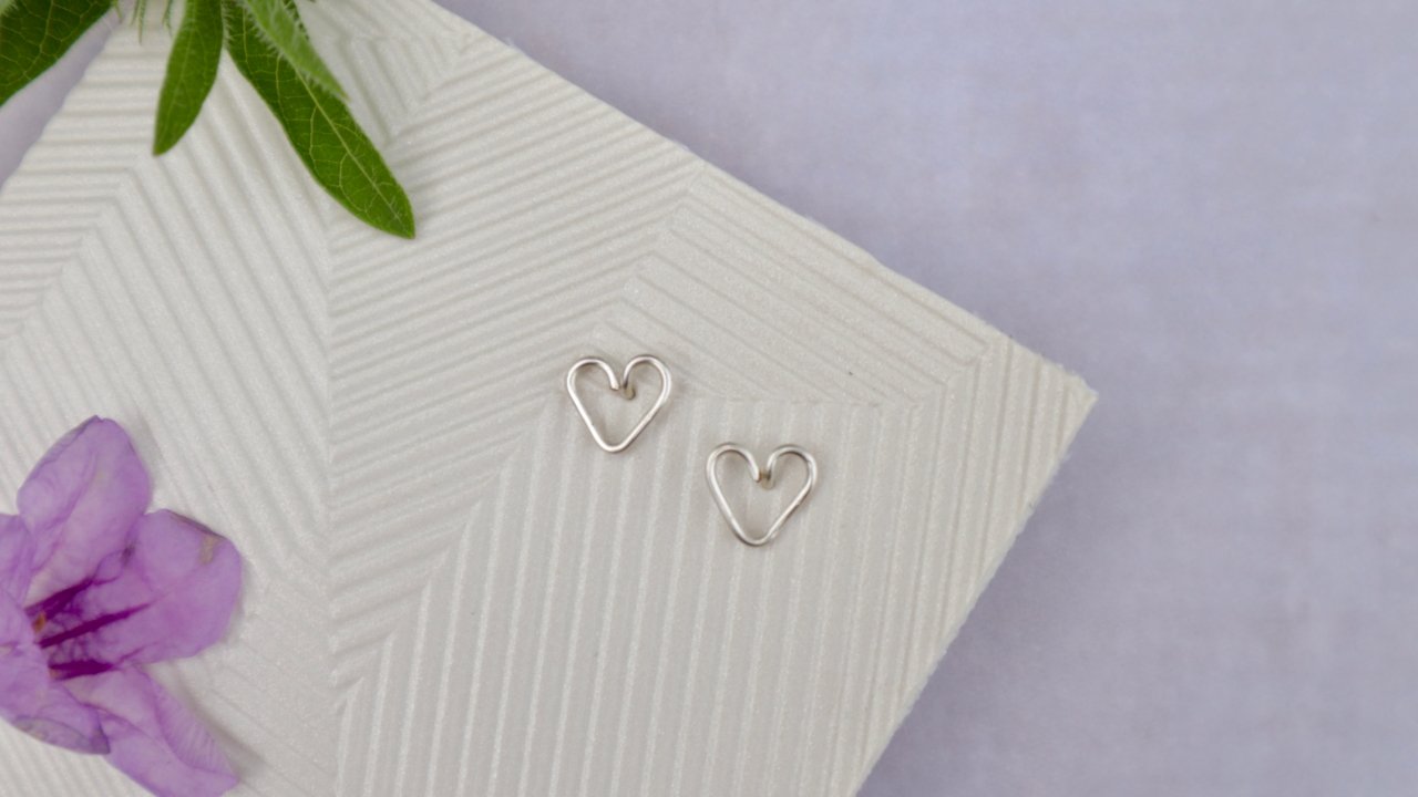 آموزش آسان‌ترین گوشواره‌های سیمی: گوشواره‌های میخی قلبی

