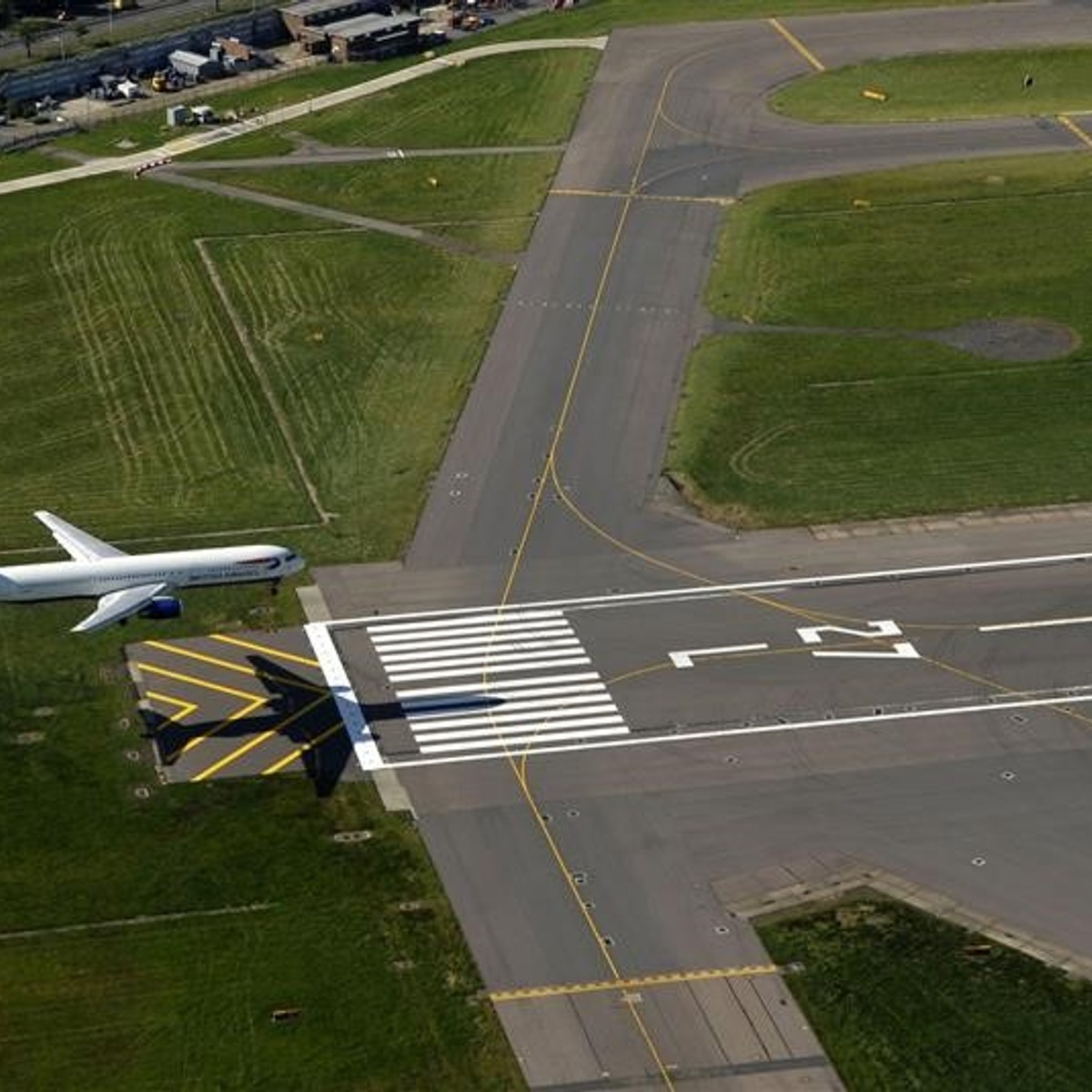آموزش برنامه‌ریزی تأسیسات بخش عملیاتی فرودگاه (Airside)