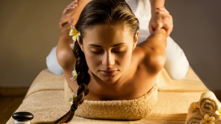 گواهینامه دوره آموزشی ماساژ تایلندی روی میز (۲ واحد آموزشی)
