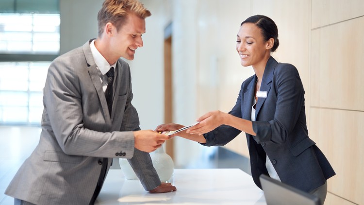 آموزش منشی برجسته شوید: در پذیرش بدرخشید
