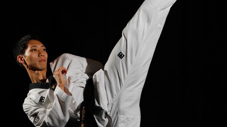 آموزش مکانیک تکنیک‌های ضربه زنی تکواندو - جلد ۲

