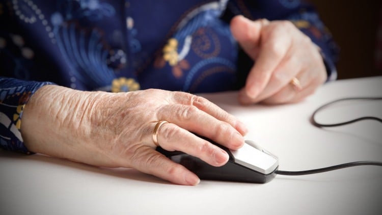 آموزش کامپیوتر برای سالمندان: راه آسان یادگیری کامپیوتر

