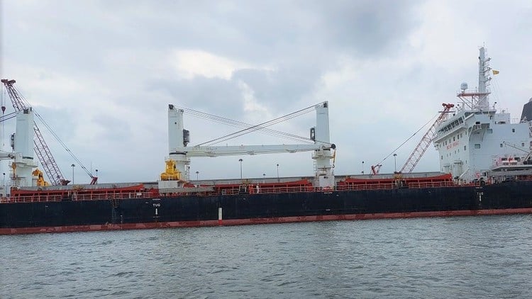 آموزش حقوق کشتیرانی دریایی و قراردادهای حمل و نقل

