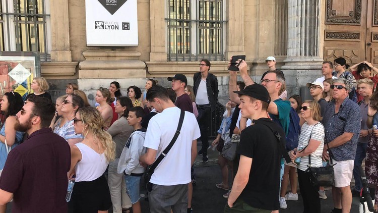 آموزش چگونه راهنمای تور شویم؟
