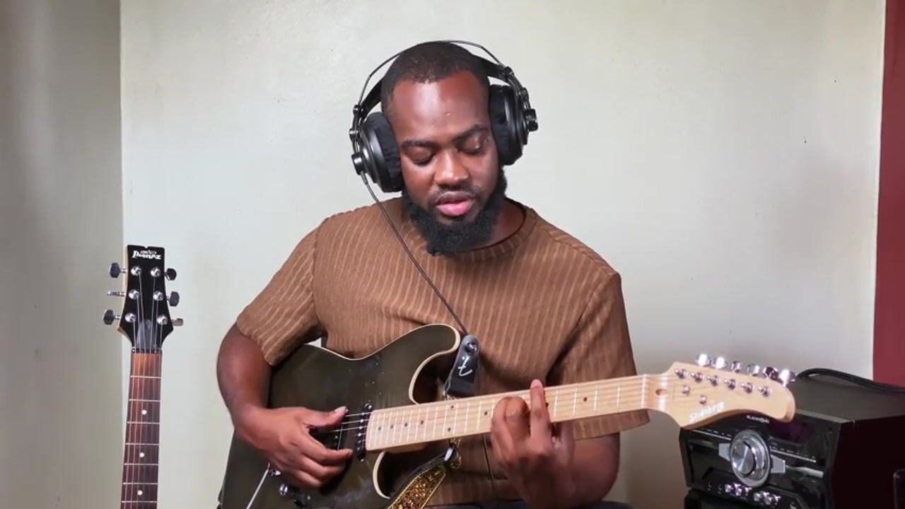 آموزش نقشه راه یادگیری گیتار: با هدف یاد بگیرید، با اعتماد به نفس بنوازید
