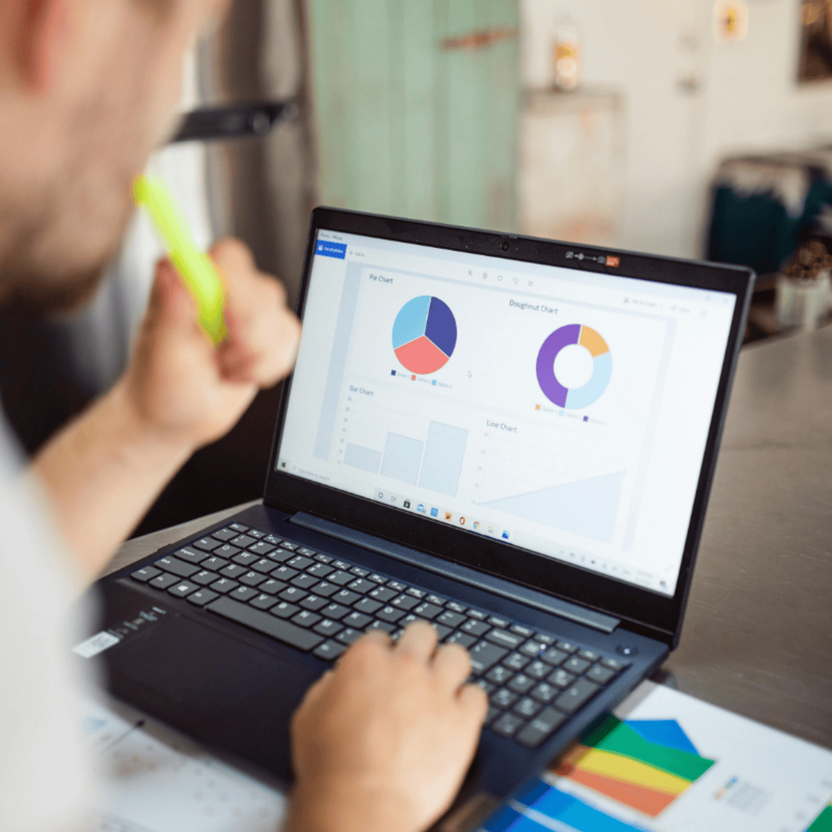 آموزش بینش هوش مصنوعی و CRM