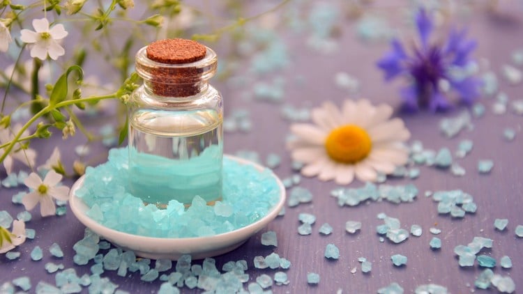 آموزش آروماتراپی: گواهینامه آروماتراپی و روغن‌های ضروری!
