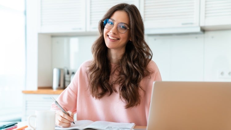 آموزش راهنمای مدیریت اختلال کم‌توجهی-بیش‌فعالی (ADHD) با درمان شناختی رفتاری (CBT)
