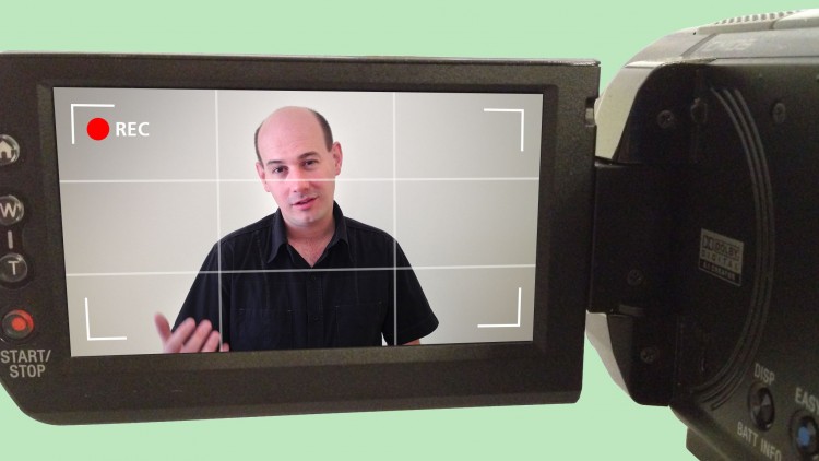 آموزش چگونه با اطمینان، صمیمیت و ظاهر خوب با دوربین صحبت کنیم

