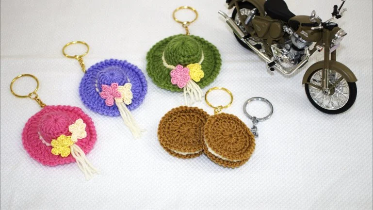 آموزش Crochet Keychain Tutorial-Crochet Cream Cookie Keychain-Crochet Hat Hat Keychain برای مبتدیان