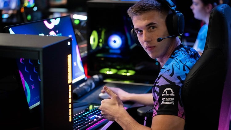 آموزش کانتر استرایک ۲ — مهارت‌های خود را در CS2 مانند یک حرفه‌ای (PRO) ارتقا دهید
