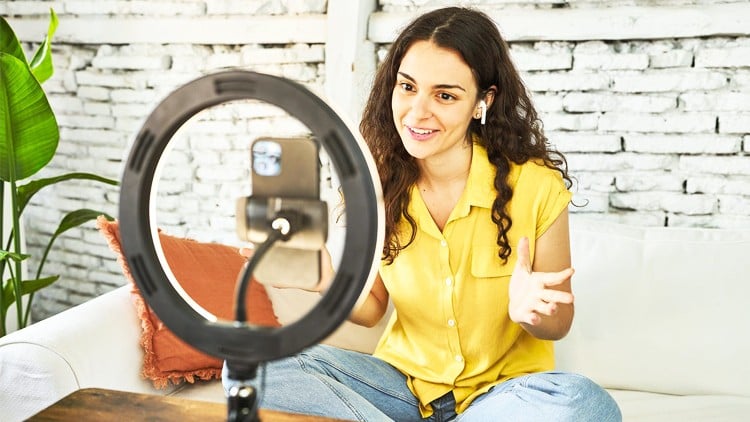 آموزش تعامل واقعی با بازاریابی اینفلوئنسر 2.0

