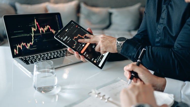 آموزش ۱۳ استراتژی برای معاملات روزانه و آپشن

