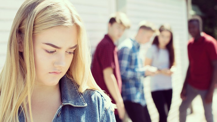 آموزش برای نوجوانان: یاد بگیرید چگونه به فشار همسالان منفی "نه" بگویید.

