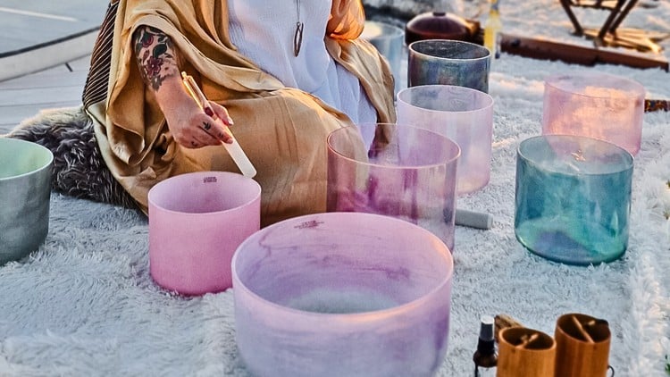 دیپلم تمرین‌کننده سنگ‌درمانی صوتی - دوره آکریدیت شده
