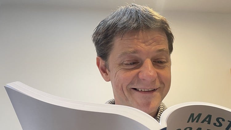 آموزش مکالمه زبان انگلیسی استادانه - سطح متوسط
